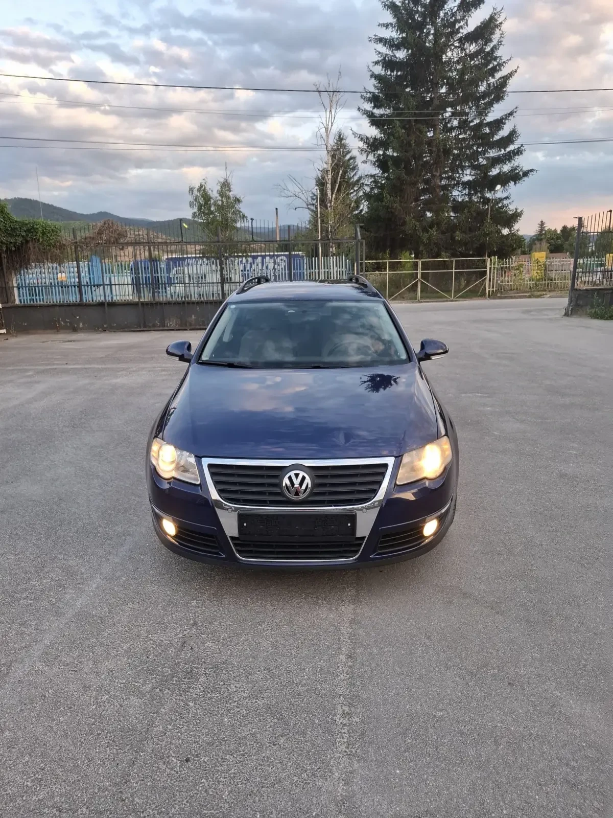 VW Passat 2.0TDI 140к.с COMONREAL АВТОМАТИК  - изображение 9