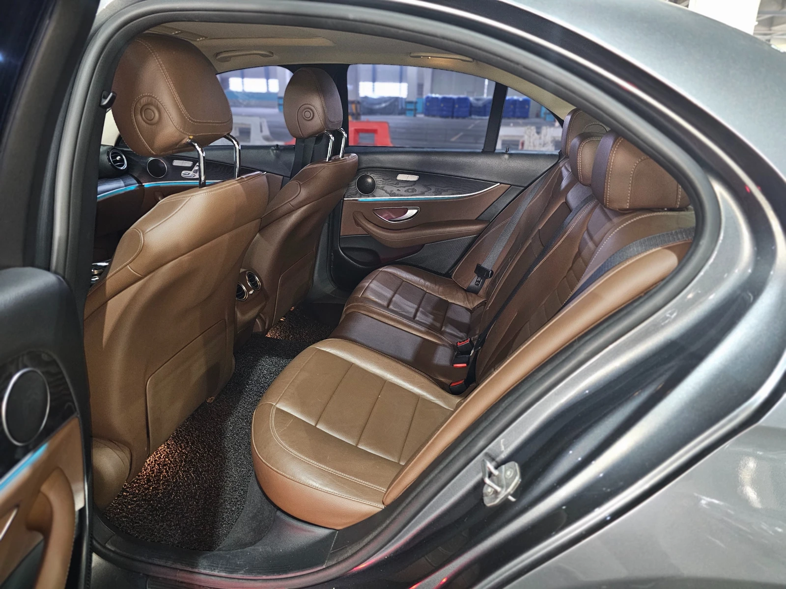 Mercedes-Benz E 220 CDI-ОЧАКВАН ВНОС-ГАРАНЦИЯ-РЕАЛНИ КМ! - изображение 9