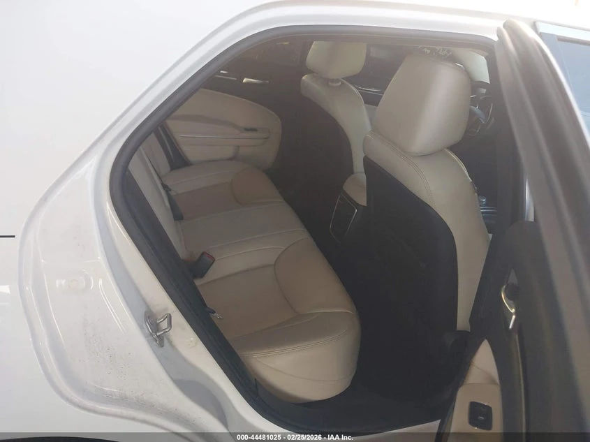 Chrysler 300c 3.6l 300 Touring, снимка 8 - Автомобили и джипове - 53905570