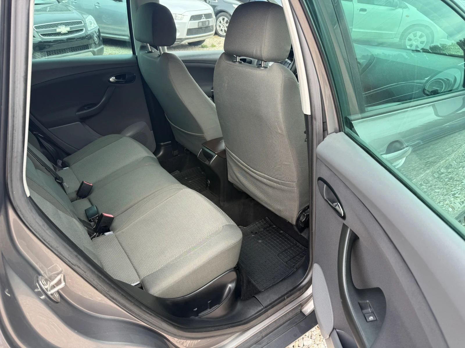 Seat Altea 1.9 TDI, снимка 8 - Автомобили и джипове - 53917142