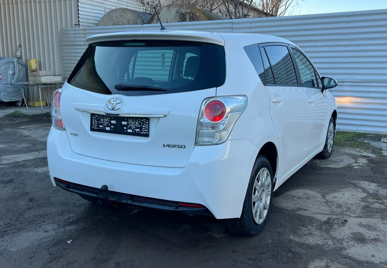 Toyota Verso 2.0D-4D Камера 6+ 1 , снимка 4 - Автомобили и джипове - 53922391