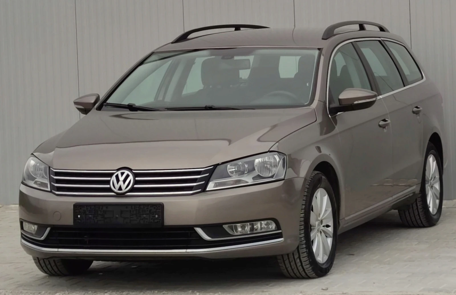 VW Passat 1.6TDI, снимка 3 - Автомобили и джипове - 53930004