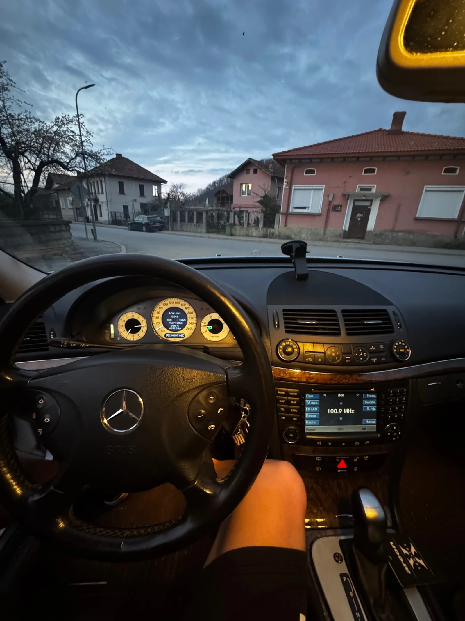 Mercedes-Benz E 280, снимка 12 - Автомобили и джипове - 54168943