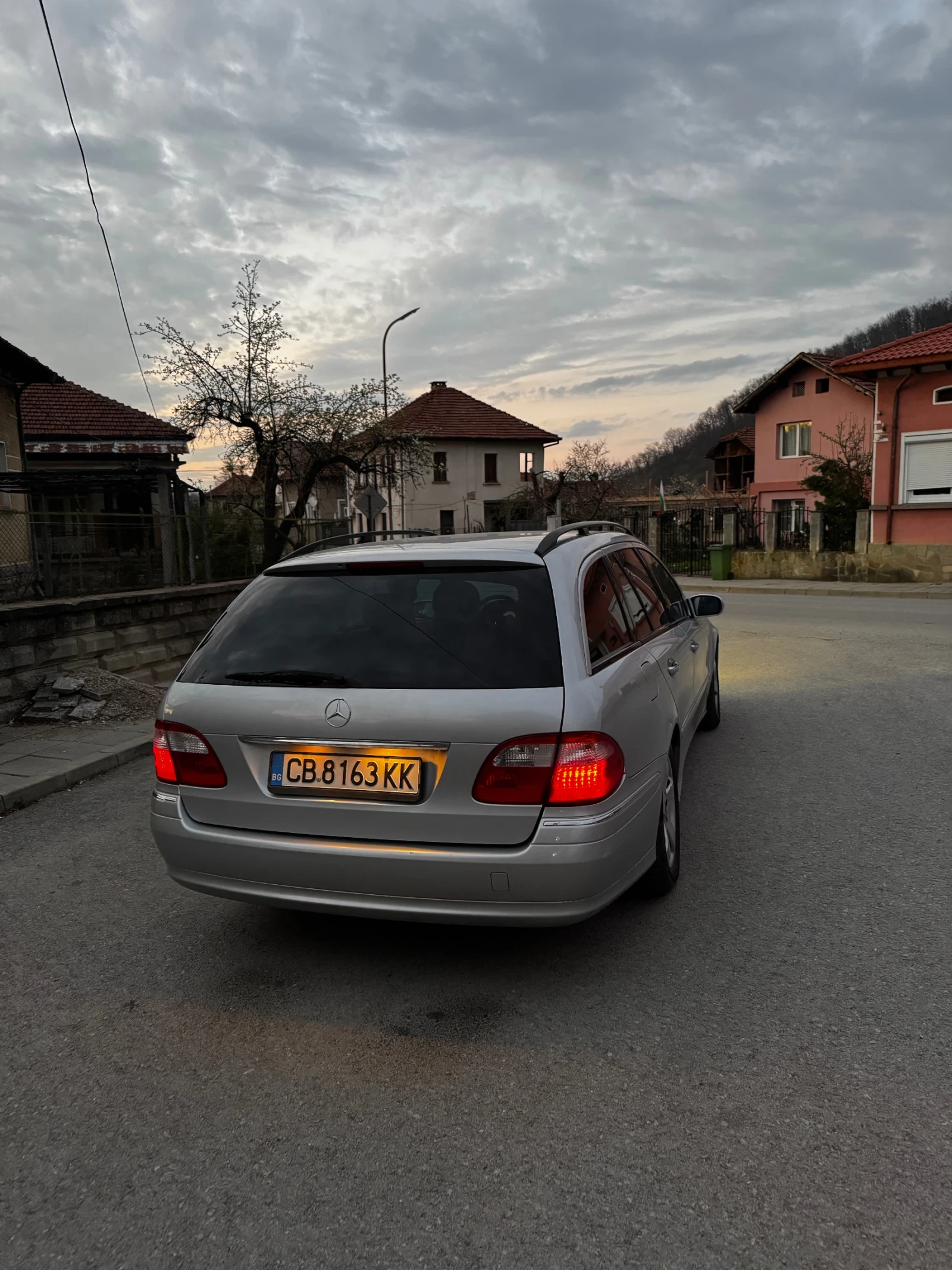 Mercedes-Benz E 280, снимка 4 - Автомобили и джипове - 54168943