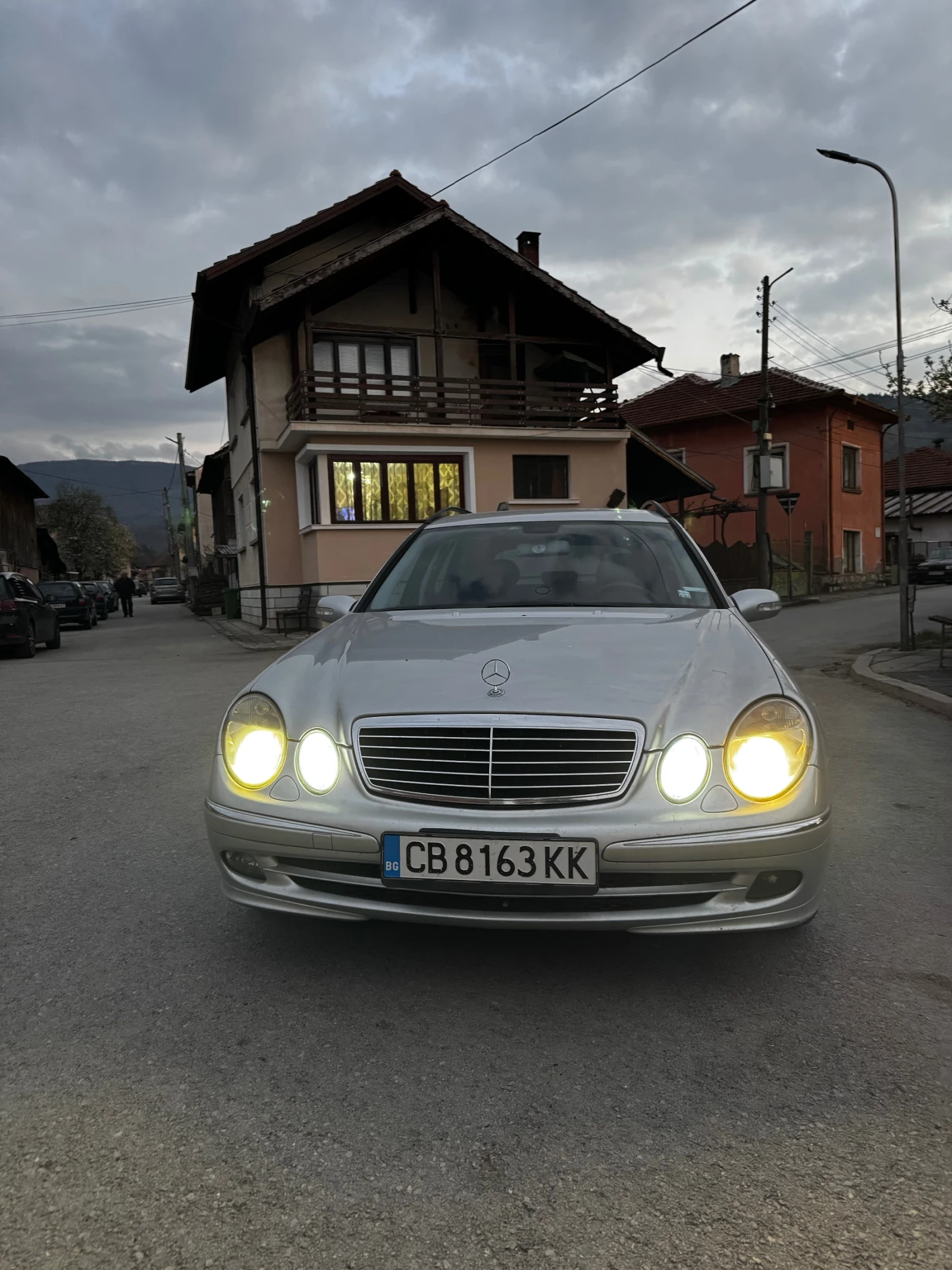 Mercedes-Benz E 280, снимка 2 - Автомобили и джипове - 54168943