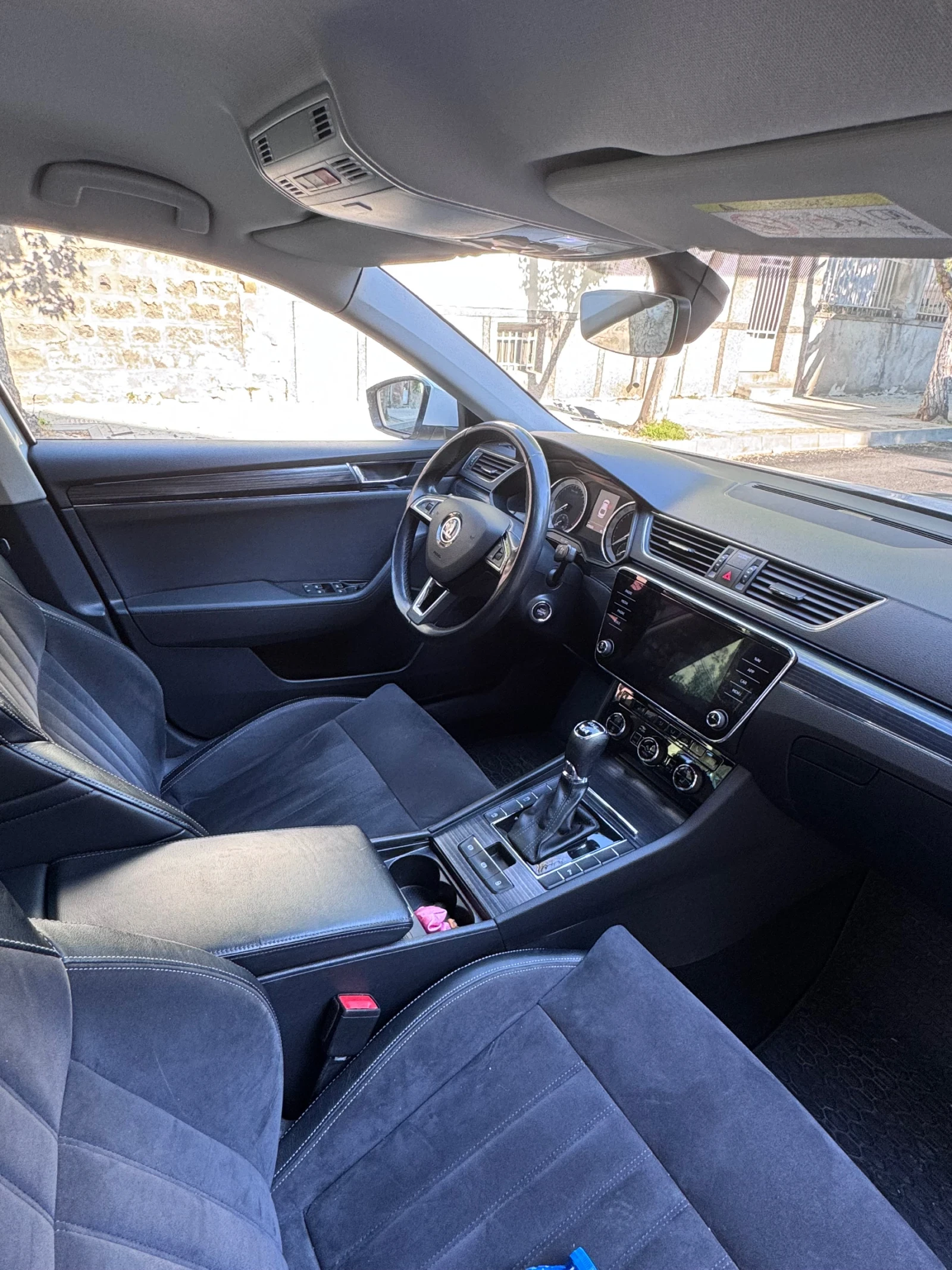 Skoda Superb 2.0TDI DSG7 4x4, снимка 3 - Автомобили и джипове - 54254099