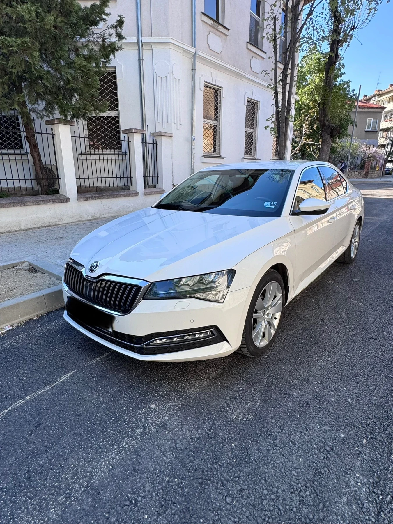 Skoda Superb 2.0TDI DSG7 4x4, снимка 4 - Автомобили и джипове - 54254099