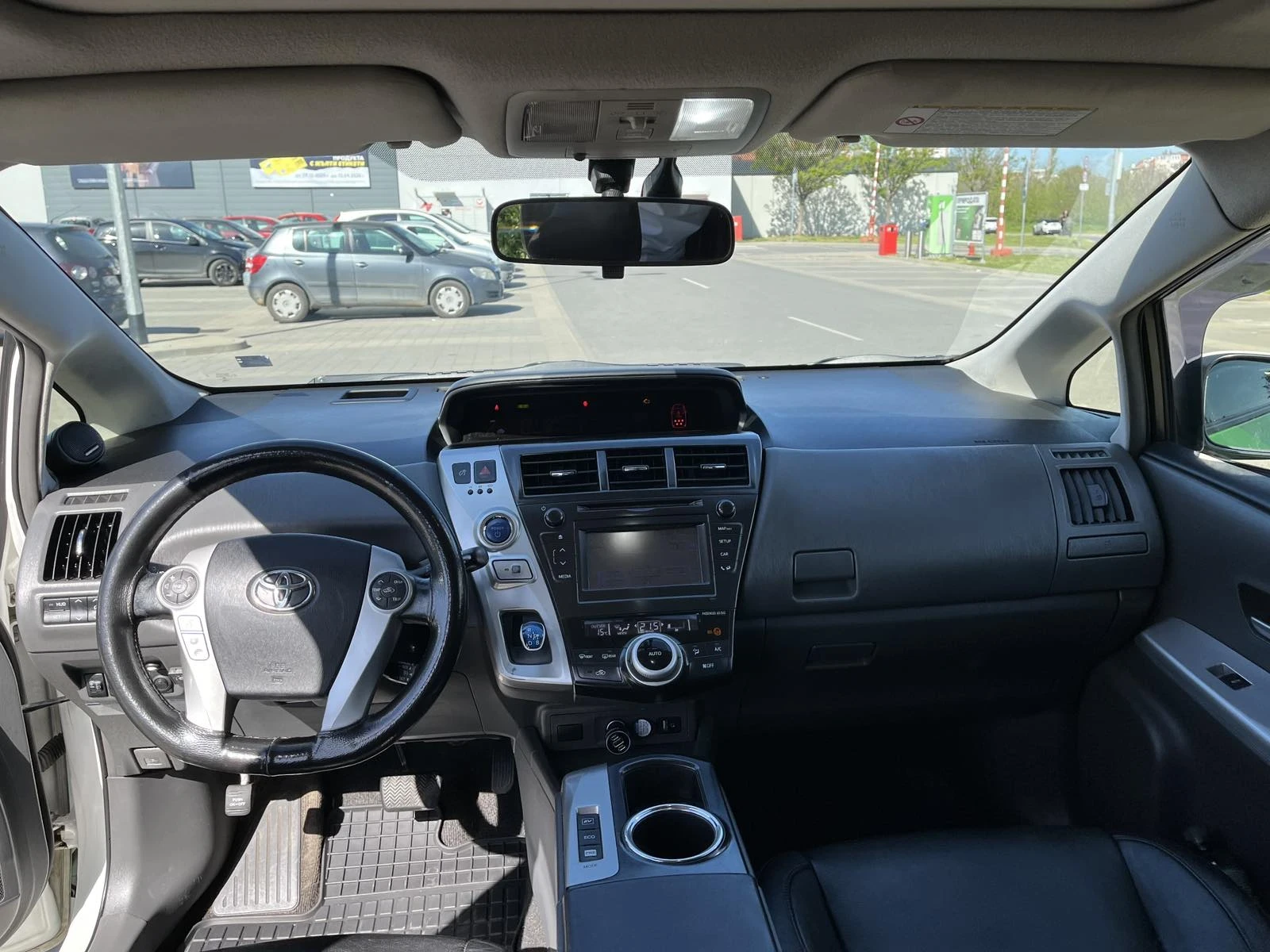 Toyota Prius, снимка 8 - Автомобили и джипове - 54345194