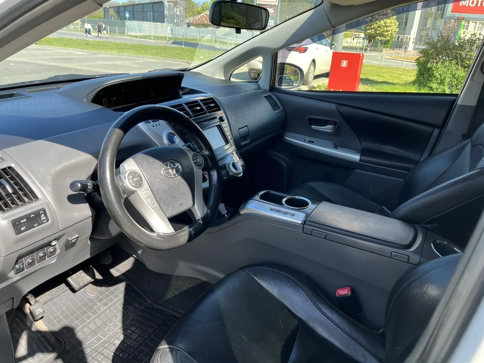 Toyota Prius, снимка 7 - Автомобили и джипове - 54345194