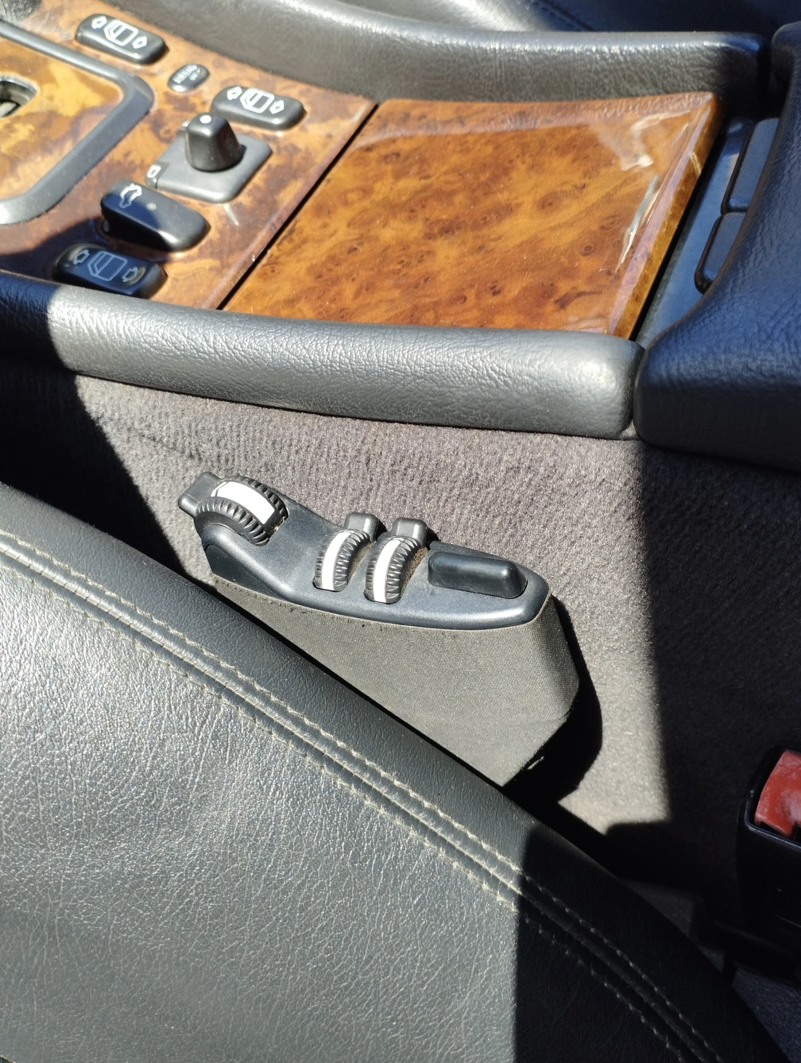 Mercedes-Benz CLK 320, снимка 9 - Автомобили и джипове - 54421090