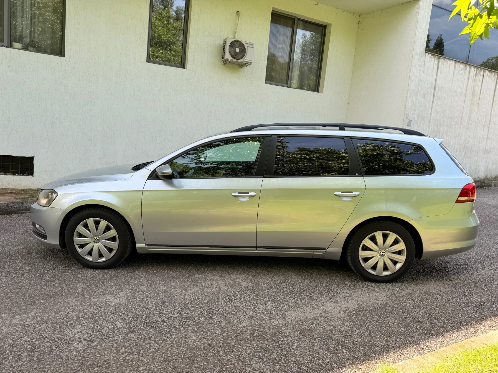 VW Passat 1.6TDI , снимка 4 - Автомобили и джипове - 54776800