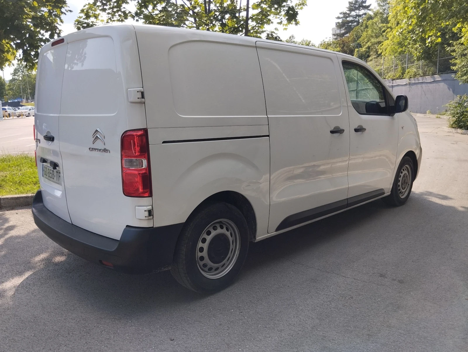 Citroen Jumpy 1.5dizel 120kc, снимка 4 - Автомобили и джипове - 54809377