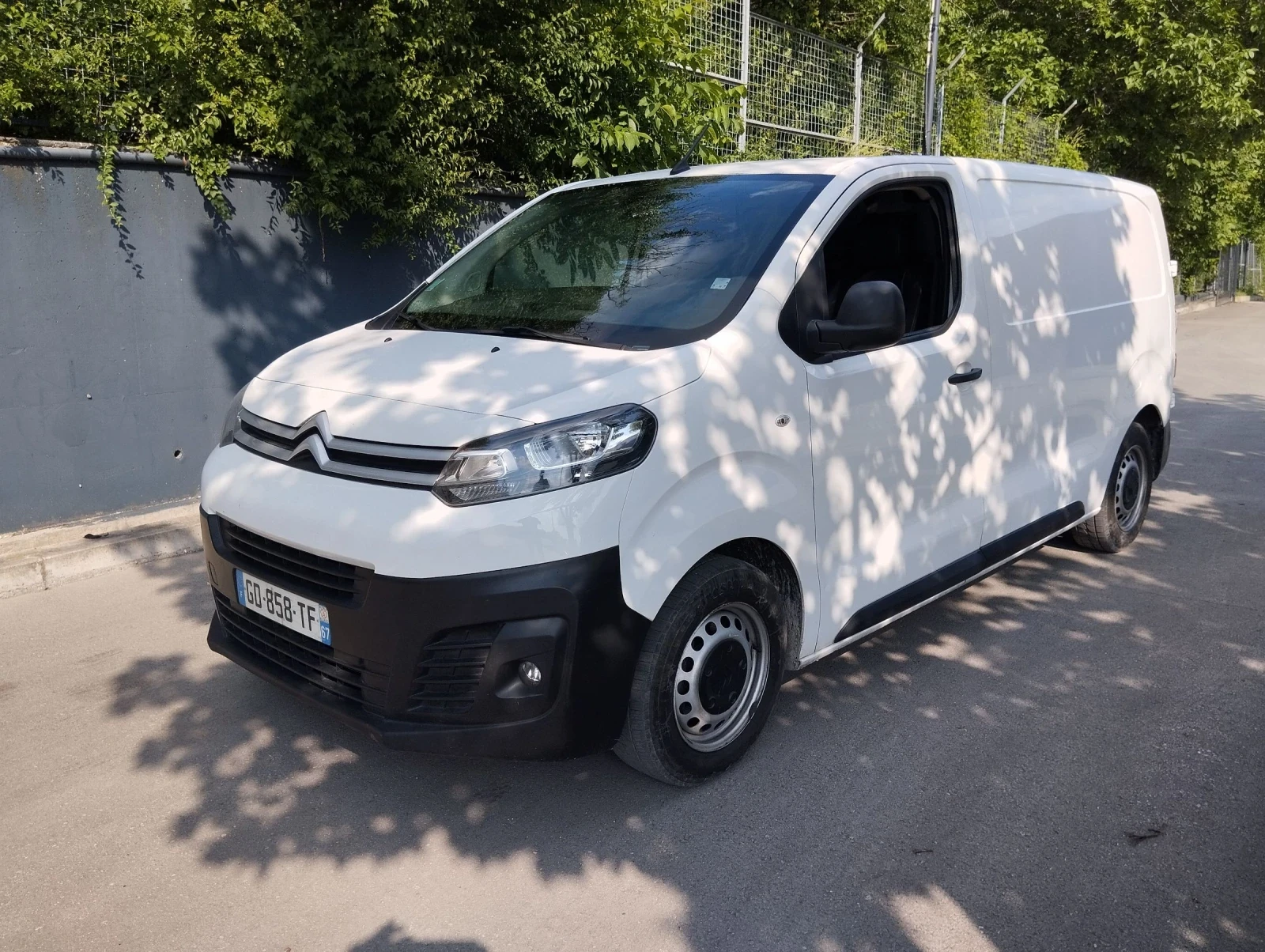 Citroen Jumpy 1.5dizel 120kc, снимка 3 - Автомобили и джипове - 54809377