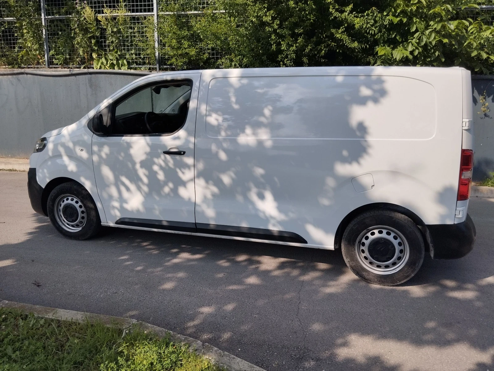 Citroen Jumpy 1.5dizel 120kc, снимка 7 - Автомобили и джипове - 54809377