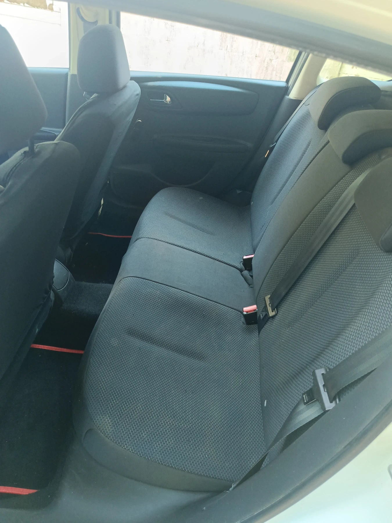 Citroen C4 1.4 i, снимка 5 - Автомобили и джипове - 54996756