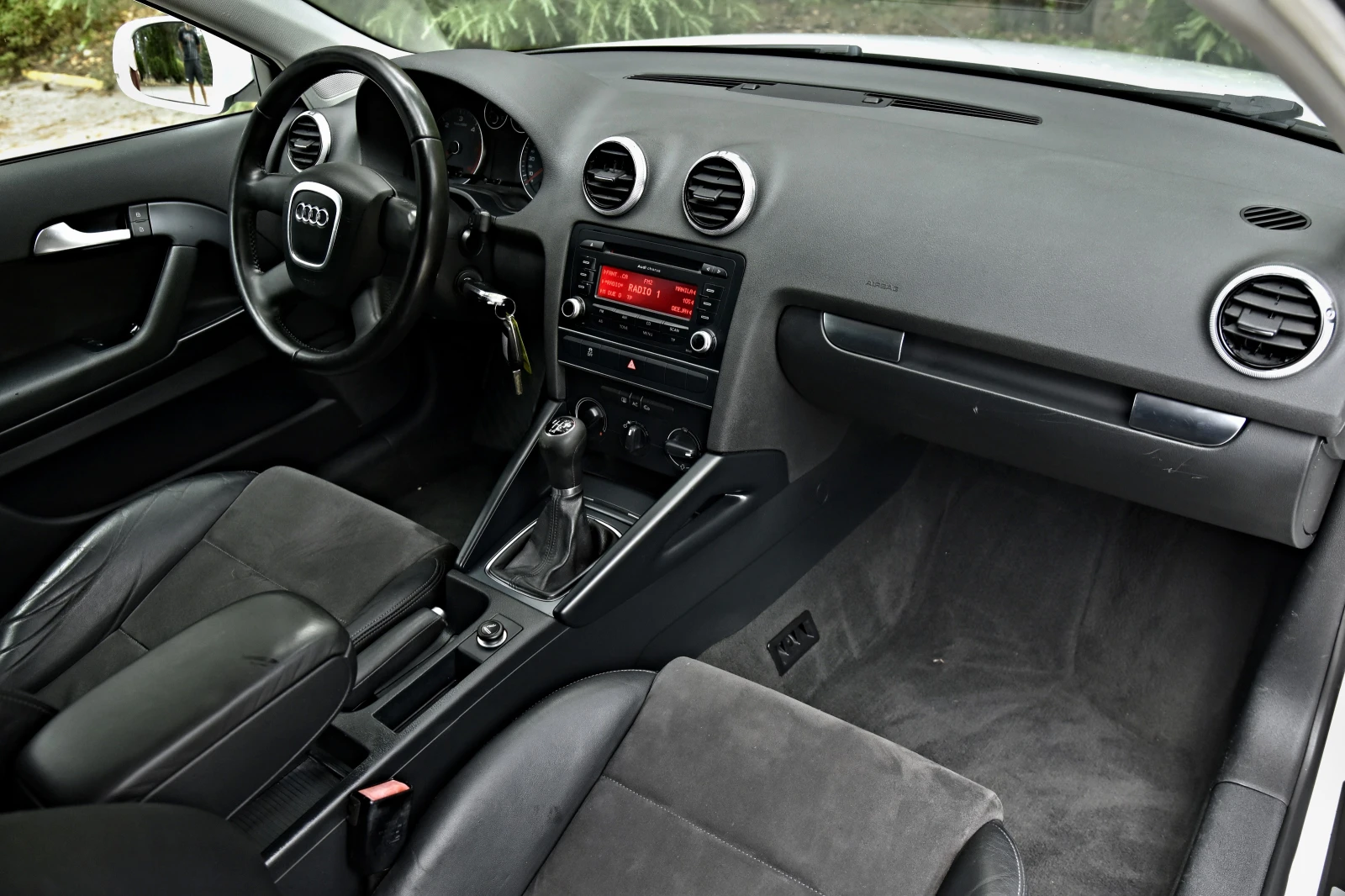 Audi A3 1.6 TDI S-line, снимка 13 - Автомобили и джипове - 55342235