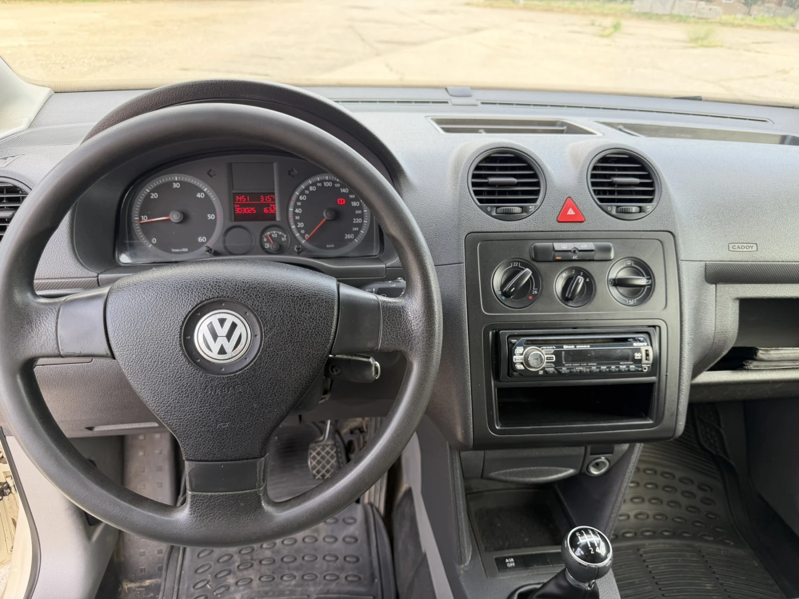 VW Caddy Maxi клима, снимка 9 - Автомобили и джипове - 55466866