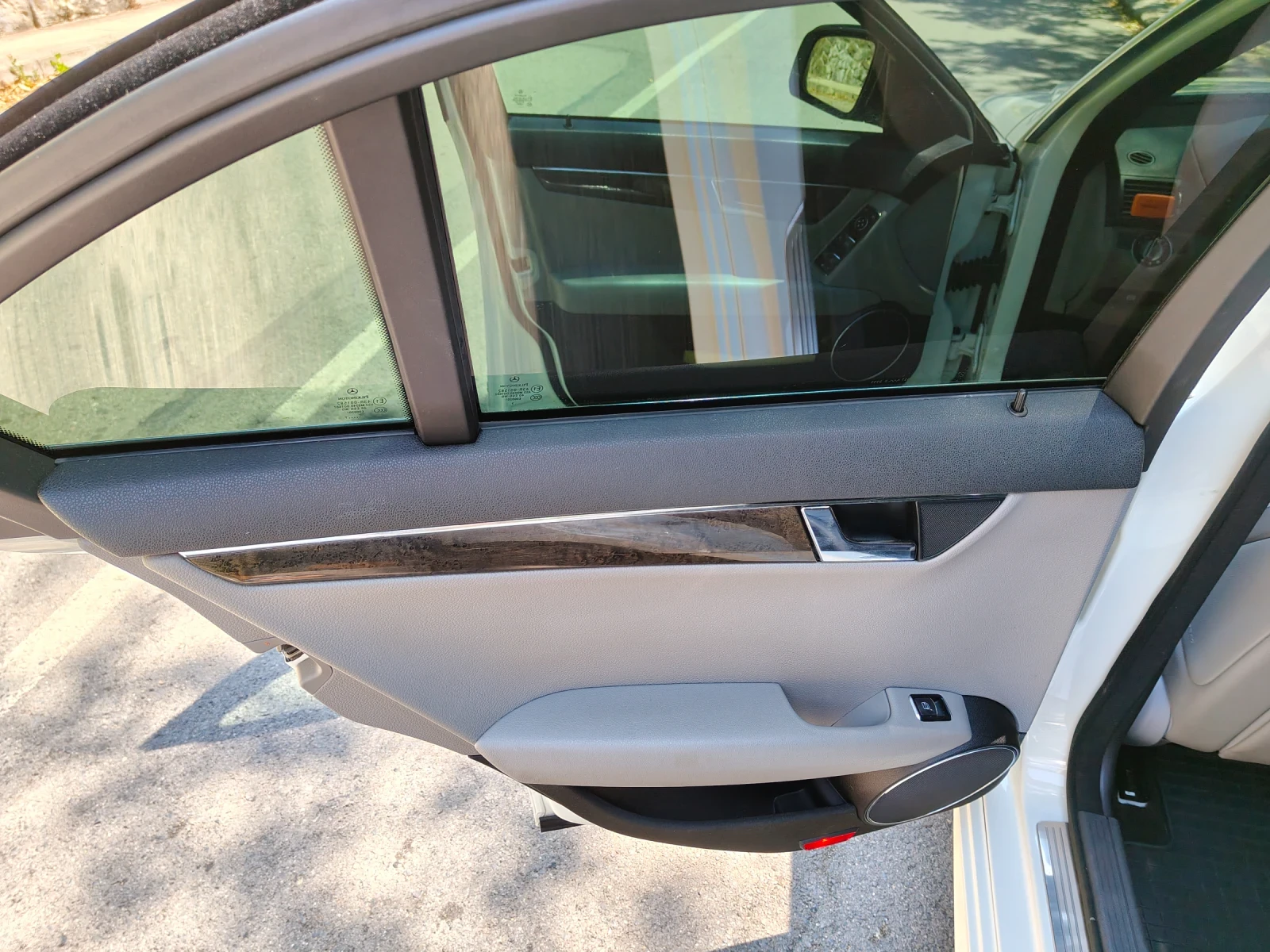 Mercedes-Benz C 200 2.0, снимка 10 - Автомобили и джипове - 55723884