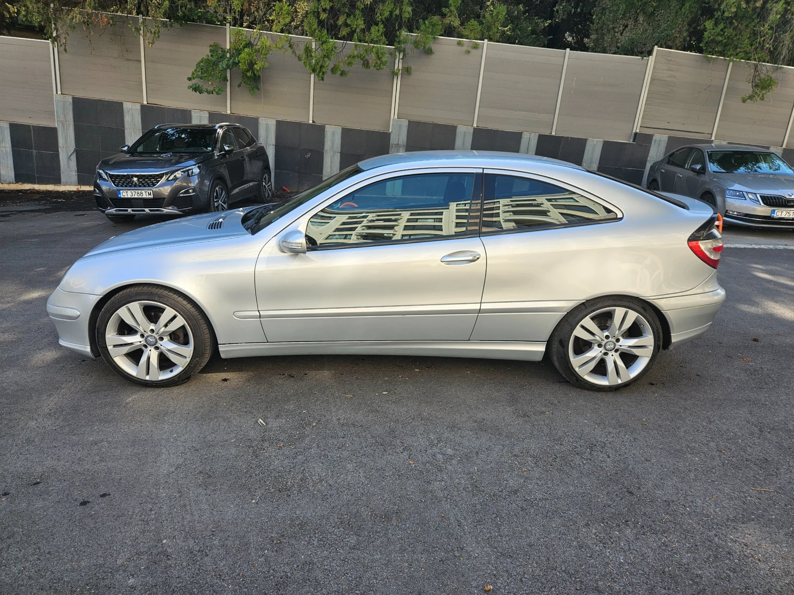 Mercedes-Benz C 200, снимка 2 - Автомобили и джипове - 56108313