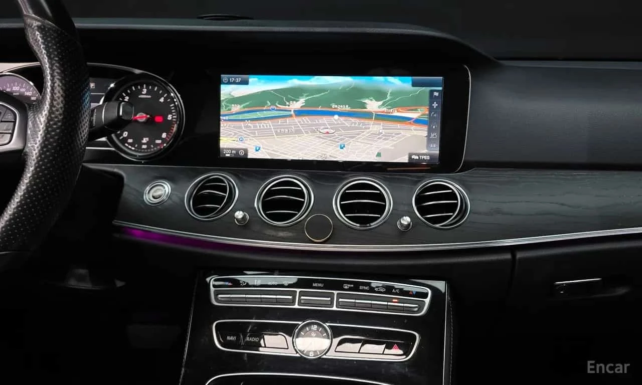 Mercedes-Benz E 220 * E220d Avantgarde * ЦЕНА ДО БГ, снимка 13 - Автомобили и джипове - 56680530
