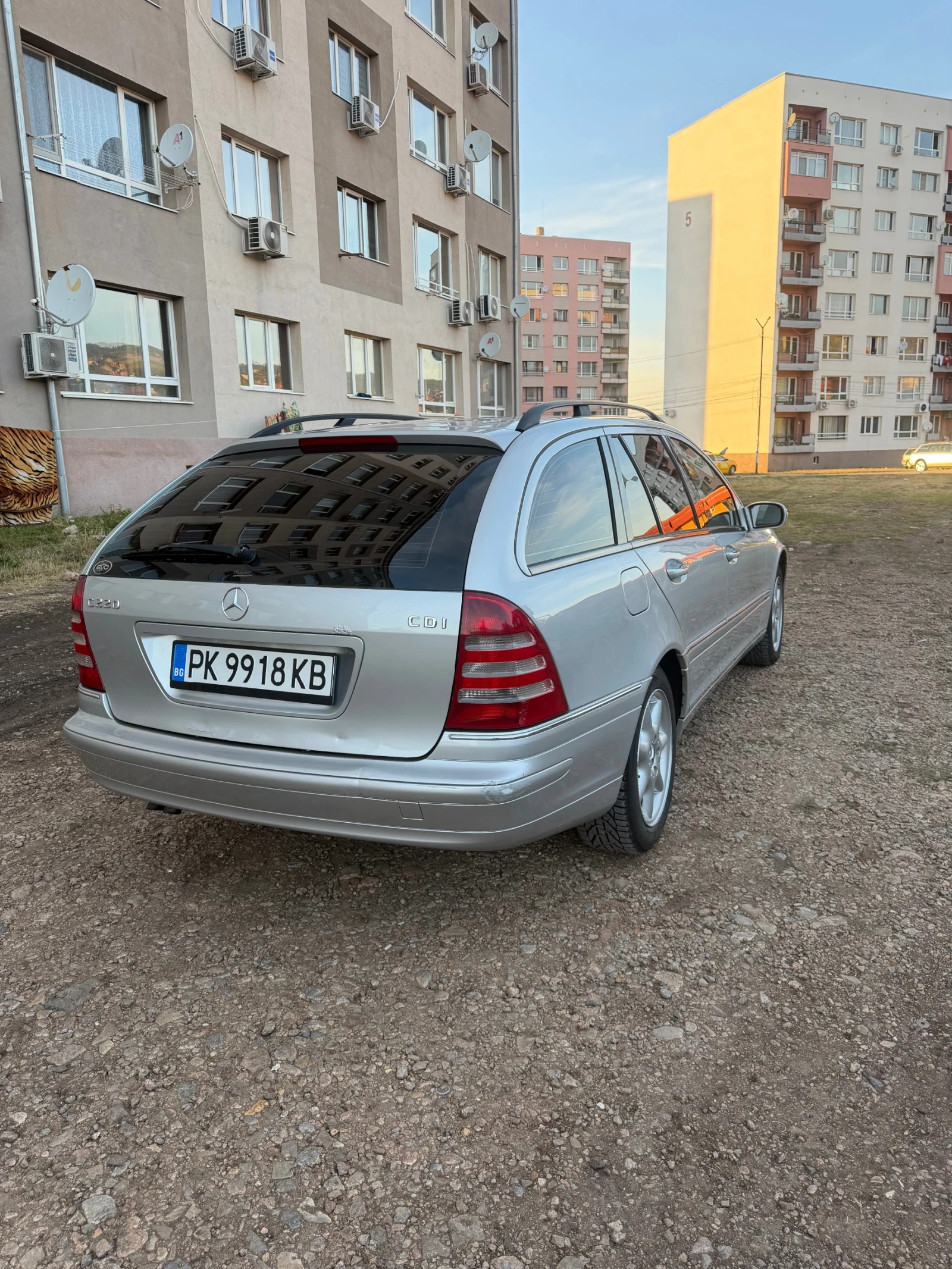 Mercedes-Benz C 220, снимка 2 - Автомобили и джипове - 56697966