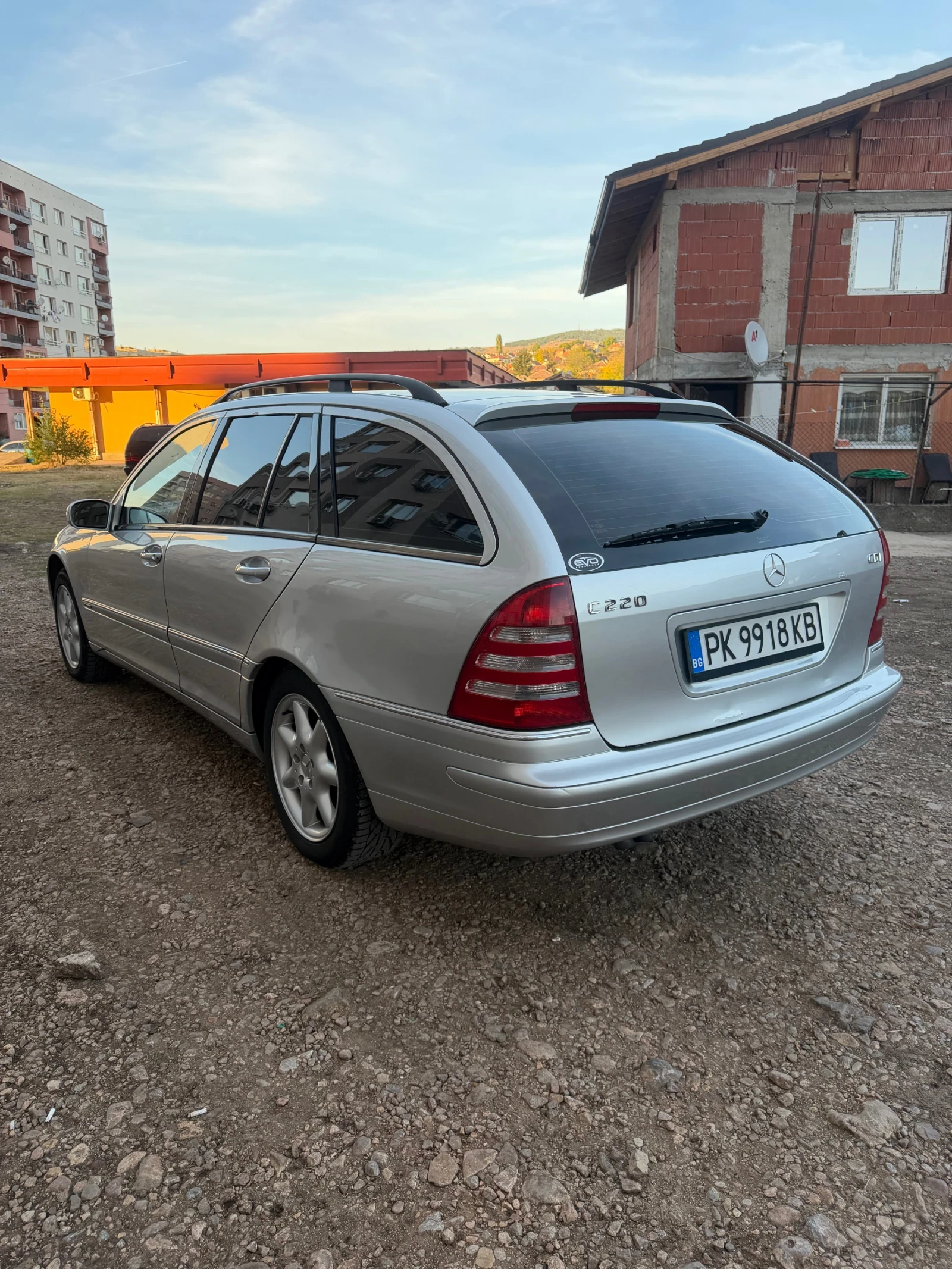 Mercedes-Benz C 220, снимка 3 - Автомобили и джипове - 56697966