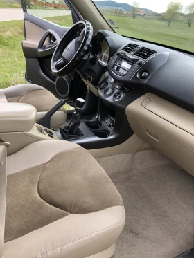 Toyota Rav4 2.2 D-4D 4Х4, снимка 9