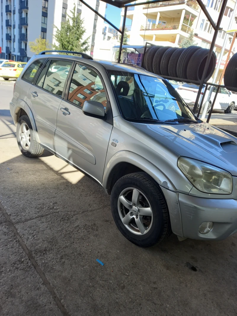 Toyota Rav4, снимка 3 - Автомобили и джипове - 47692842