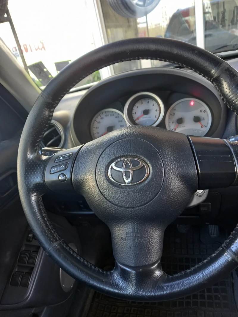 Toyota Rav4, снимка 11 - Автомобили и джипове - 47692842