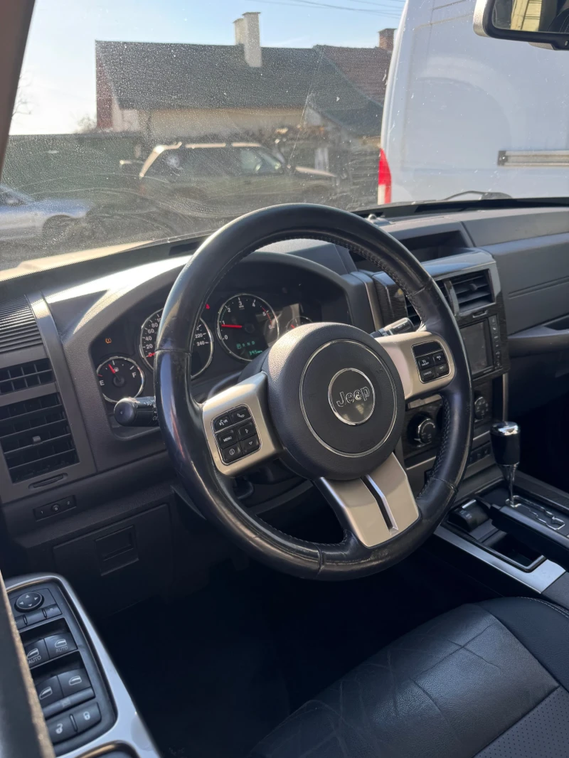 Jeep Cherokee 2.8 CRD LIMITED, снимка 11 - Автомобили и джипове - 52735446