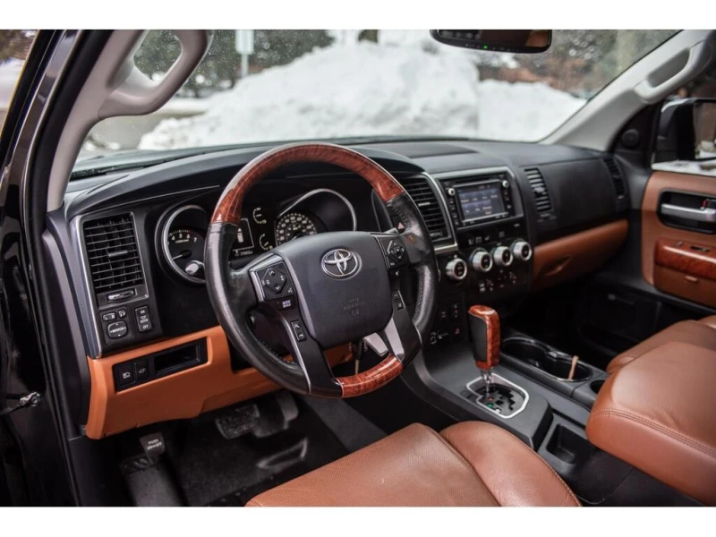 Toyota Sequoia Platinum  CARFAX, снимка 17 - Автомобили и джипове - 53351131