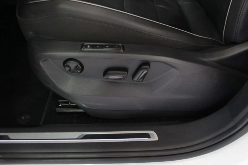 VW Tiguan HIGHLINE 4MOTION CUIR CARPLAY TOIT PANO CAMÉR, снимка 12 - Автомобили и джипове - 53341496