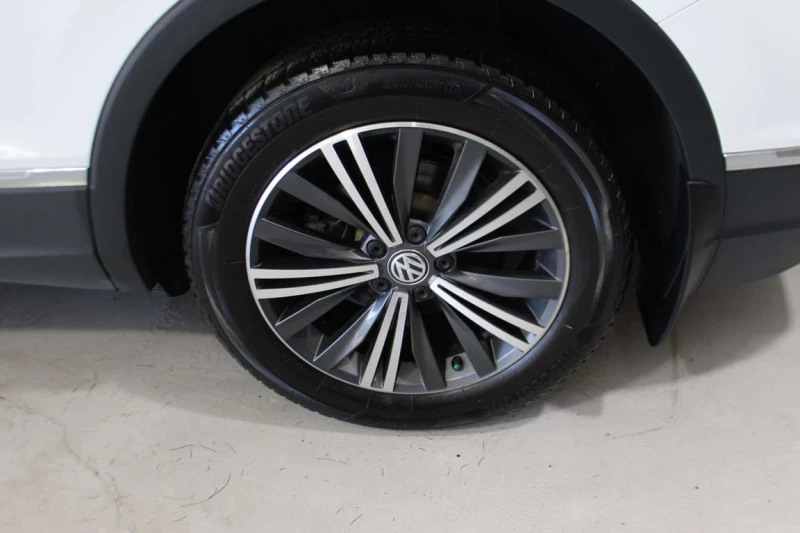 VW Tiguan HIGHLINE 4MOTION CUIR CARPLAY TOIT PANO CAMÉR, снимка 8 - Автомобили и джипове - 53341496