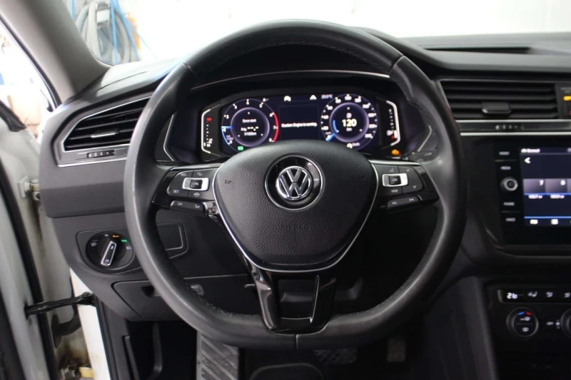 VW Tiguan HIGHLINE 4MOTION CUIR CARPLAY TOIT PANO CAMÉR, снимка 15 - Автомобили и джипове - 53341496