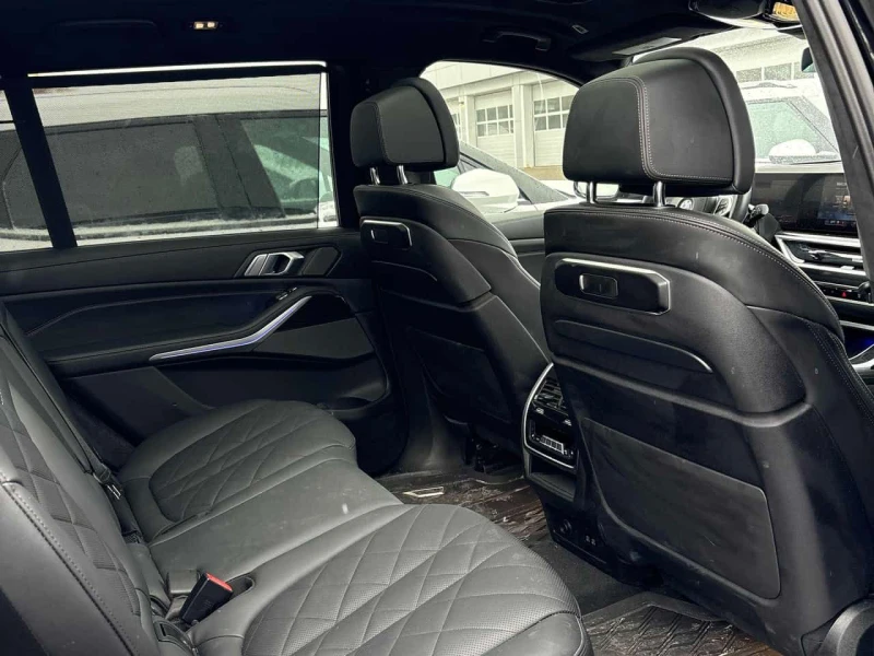 BMW X7 xDrive40i M sport pro/DIS/PANO/360, снимка 9 - Автомобили и джипове - 53599634
