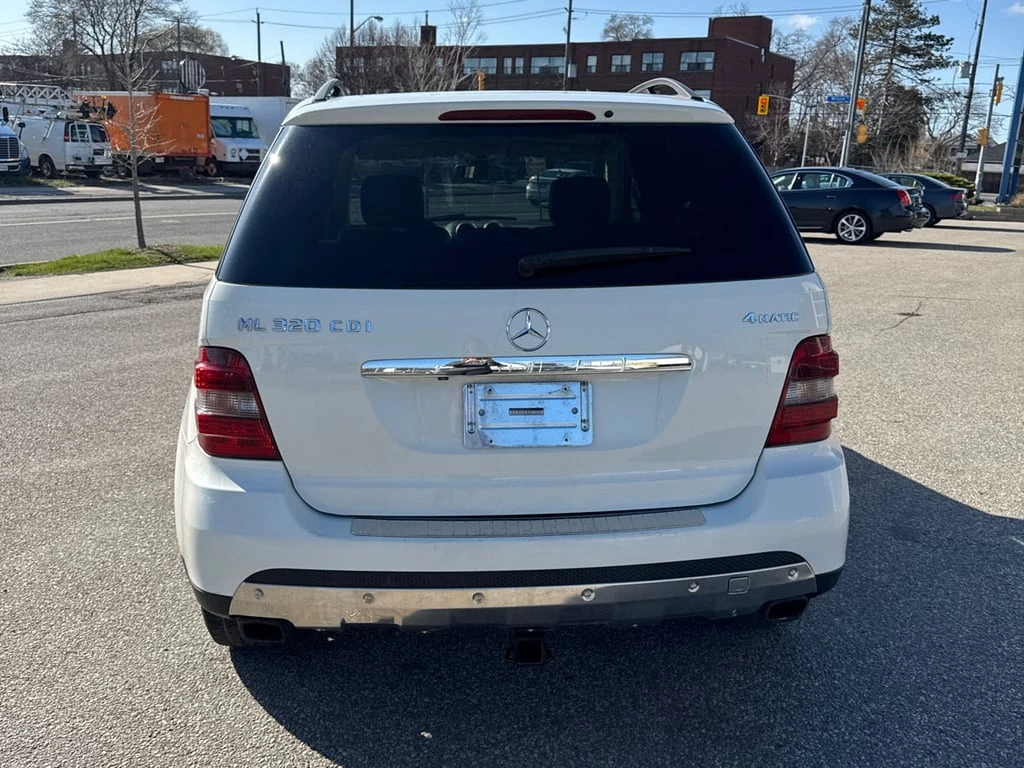 Mercedes-Benz ML 320 * 3.0L CDI * CARFAX * БЕЗ ПЪРВОНАЧАЛНА ВНОСКА - изображение 4