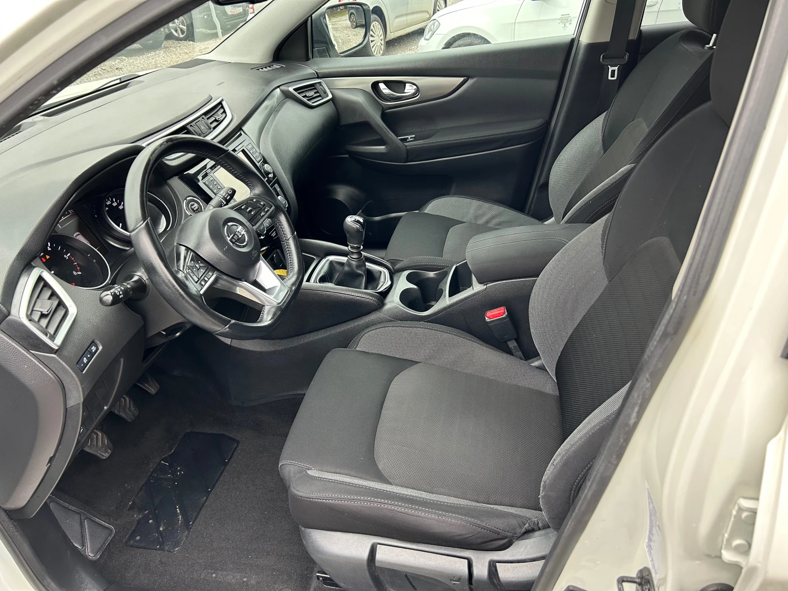 Nissan Qashqai 1.5DCI EURO6B KAMERA360 FULL,  - изображение 9