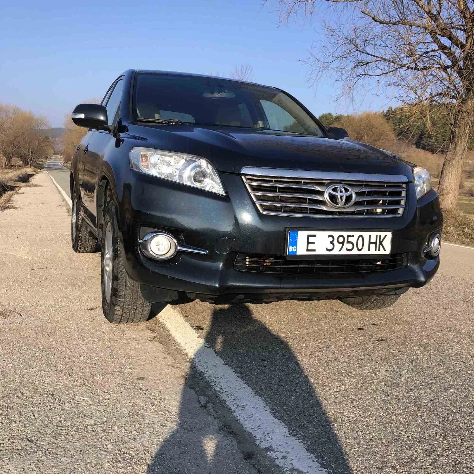 Toyota Rav4 2.2 D-4D 4Х4, снимка 2 - Автомобили и джипове - 53778361