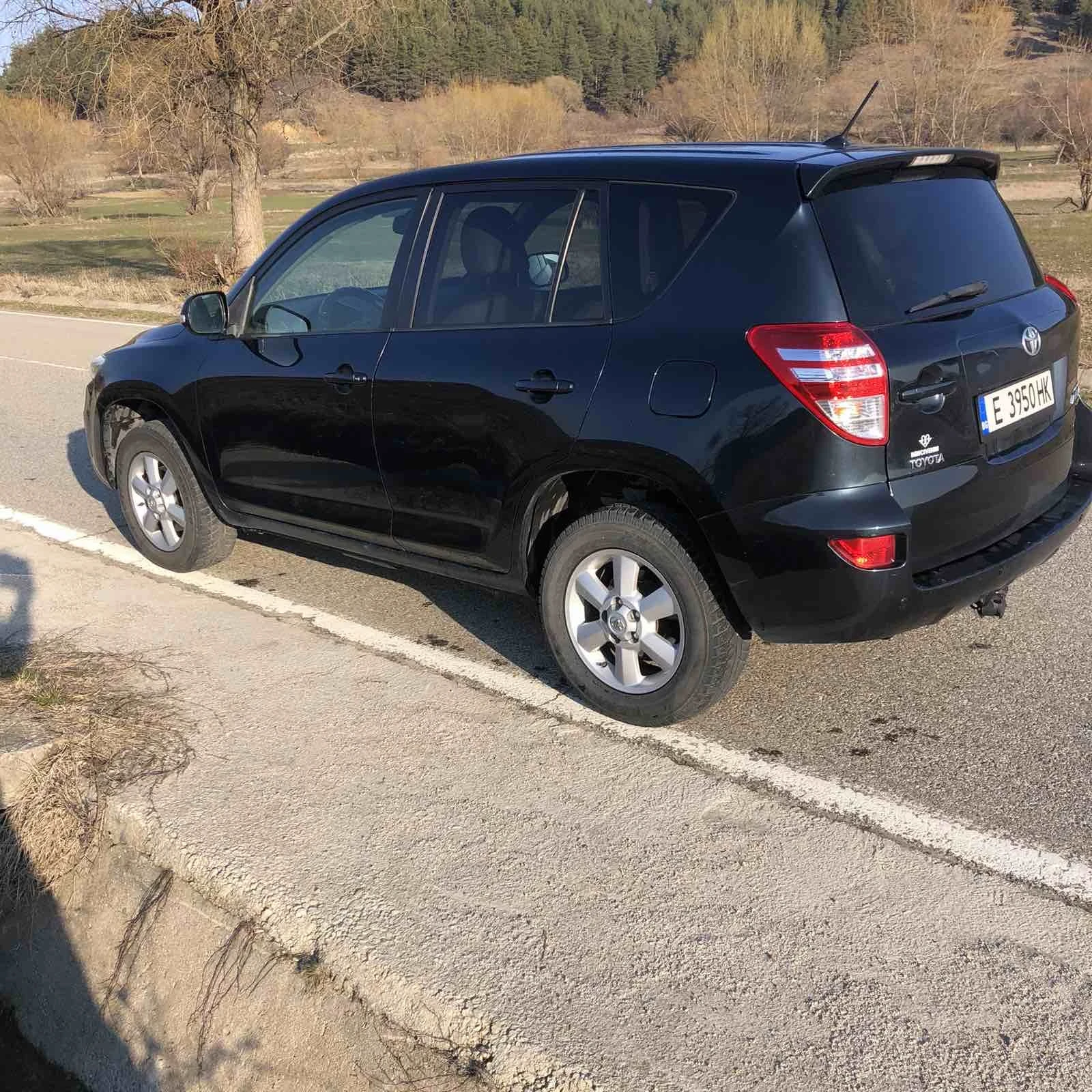 Toyota Rav4 2.2 D-4D 4Х4, снимка 5 - Автомобили и джипове - 53778361