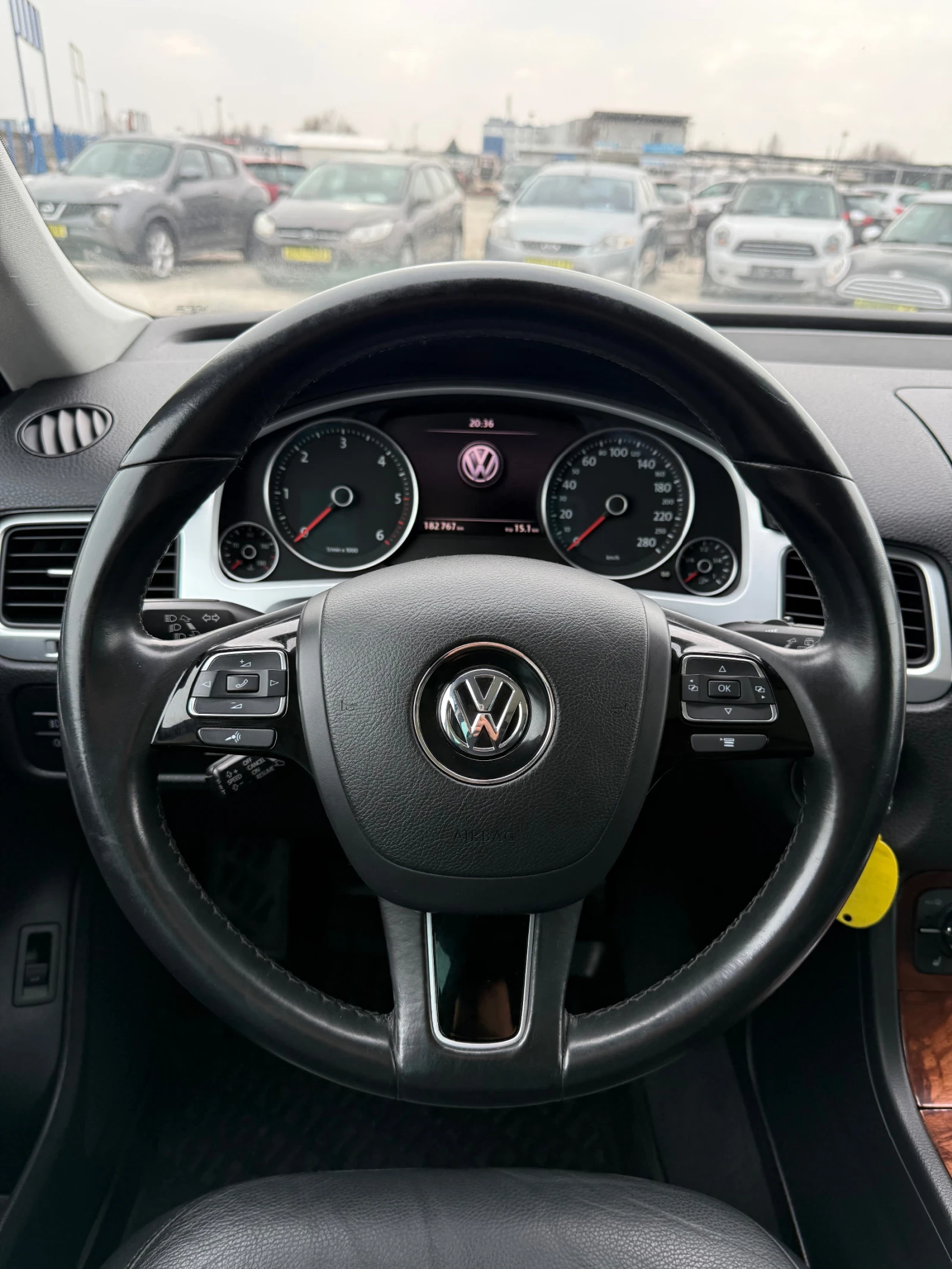 VW Touareg 3.0 TDi DSG 4x4, снимка 12 - Автомобили и джипове - 54369490