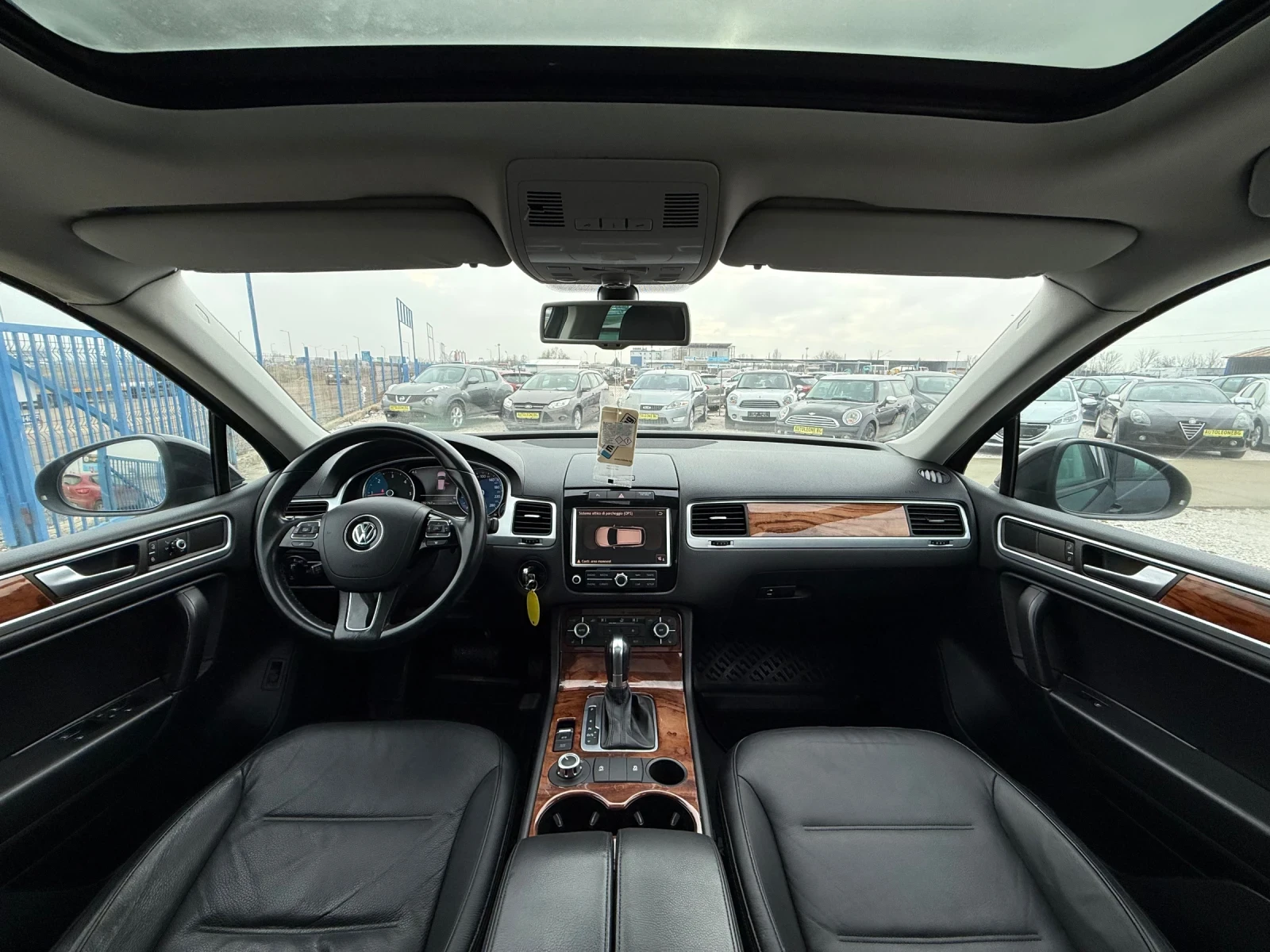 VW Touareg 3.0 TDi DSG 4x4, снимка 11 - Автомобили и джипове - 54369490