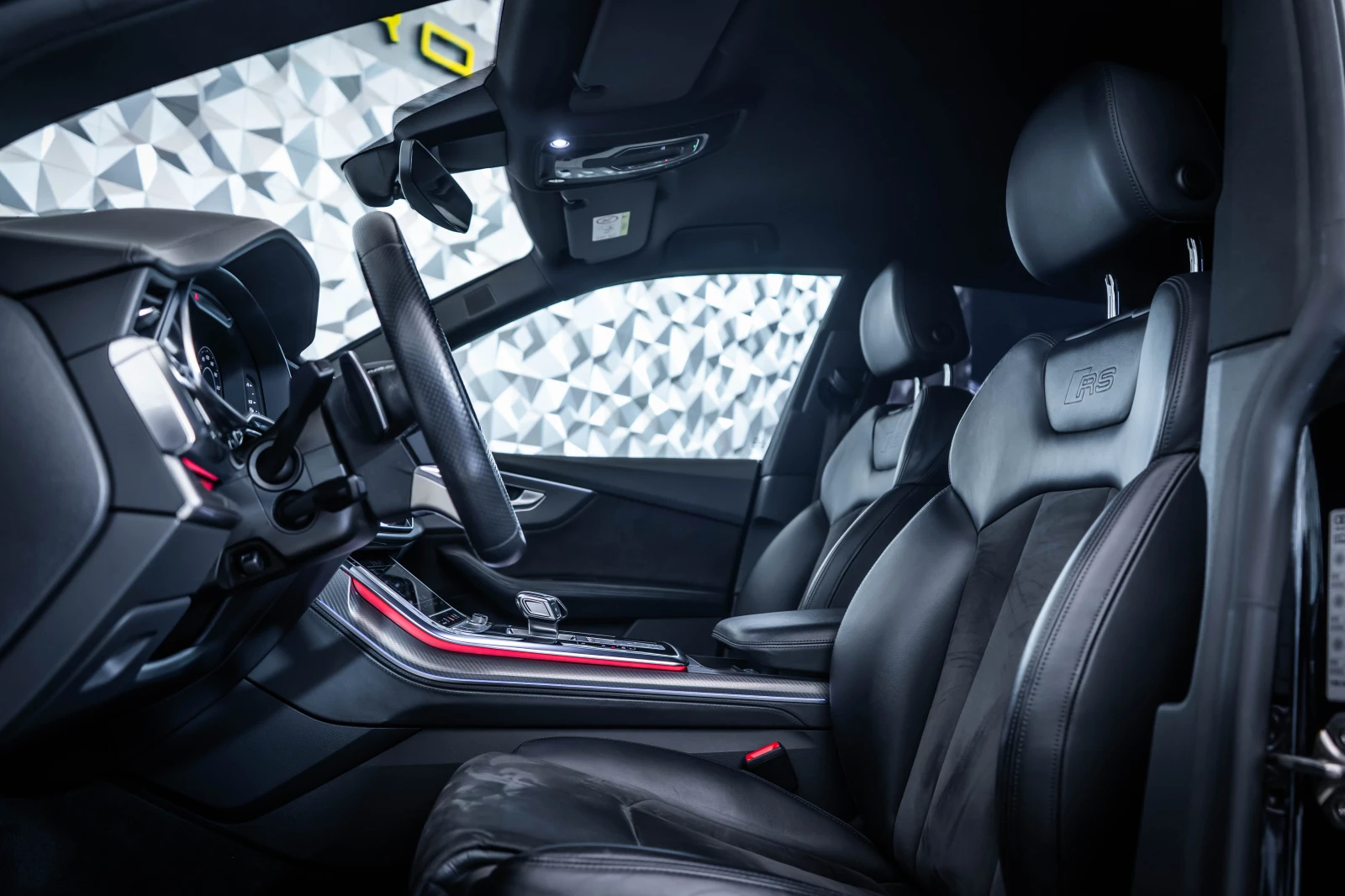 Audi RSQ8 Quattro* Carbon* Matrix* B&O, снимка 13 - Автомобили и джипове - 56194139