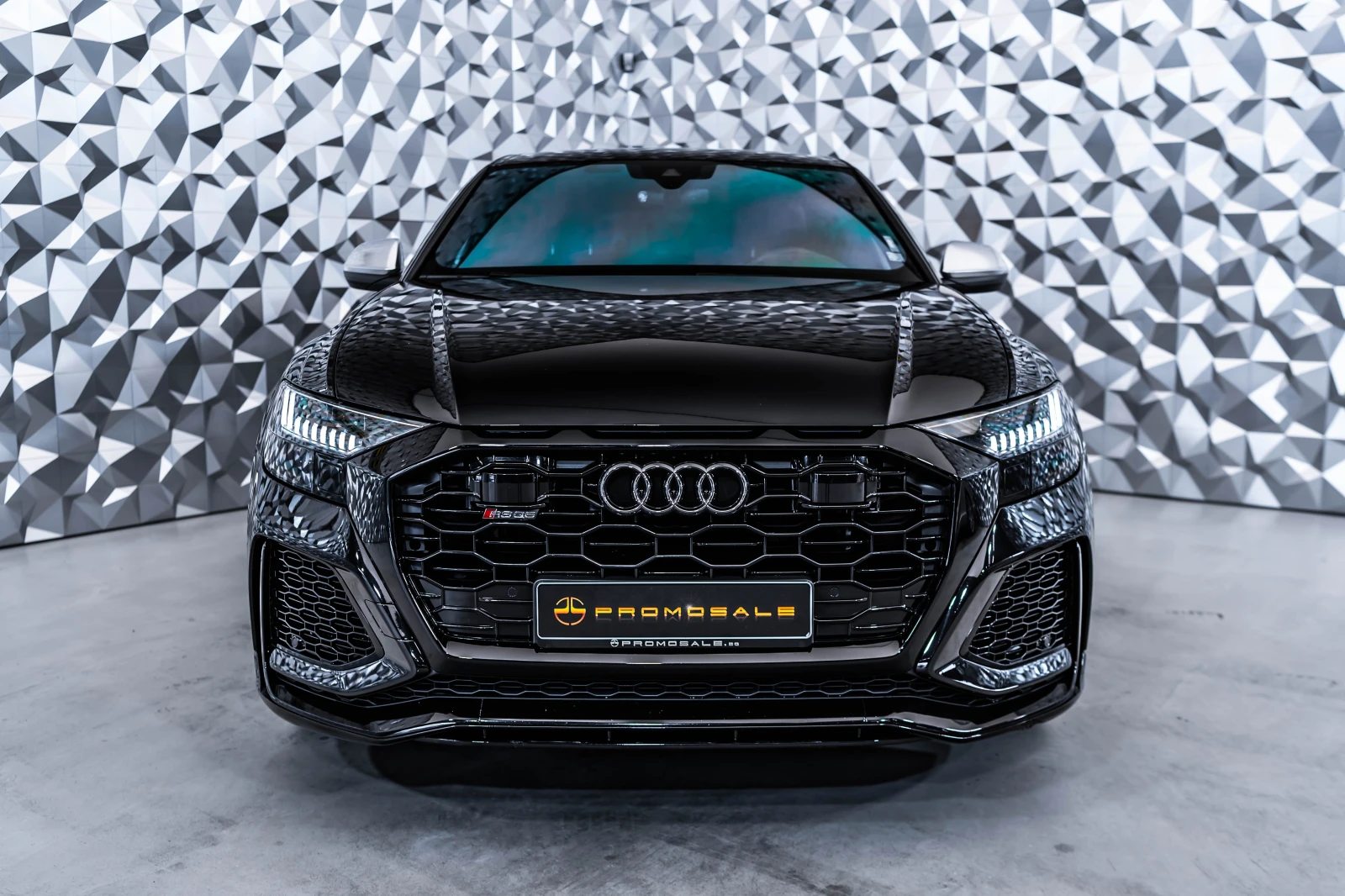 Audi RSQ8 Quattro* Carbon* Matrix* B&O, снимка 2 - Автомобили и джипове - 56194139