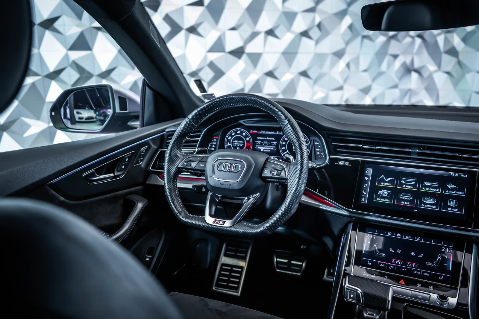 Audi RSQ8 Quattro* Carbon* Matrix* B&O, снимка 10 - Автомобили и джипове - 56194139