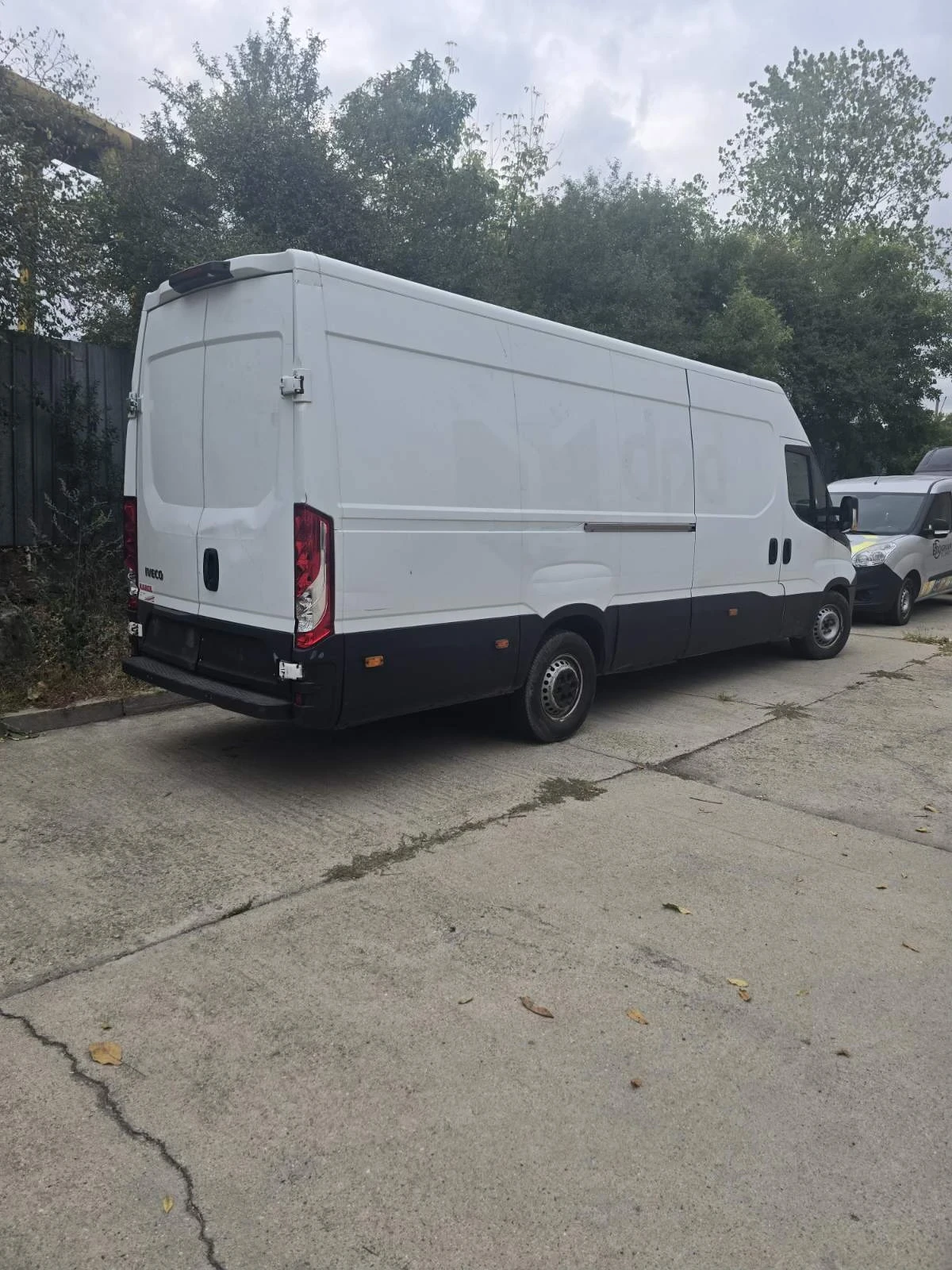 Iveco Daily, снимка 3 - Бусове и автобуси - 54622870