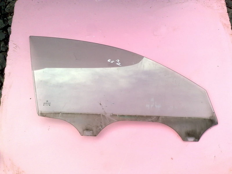 Стъкло за Фолксваген Пасат Б5 (предно дясно)