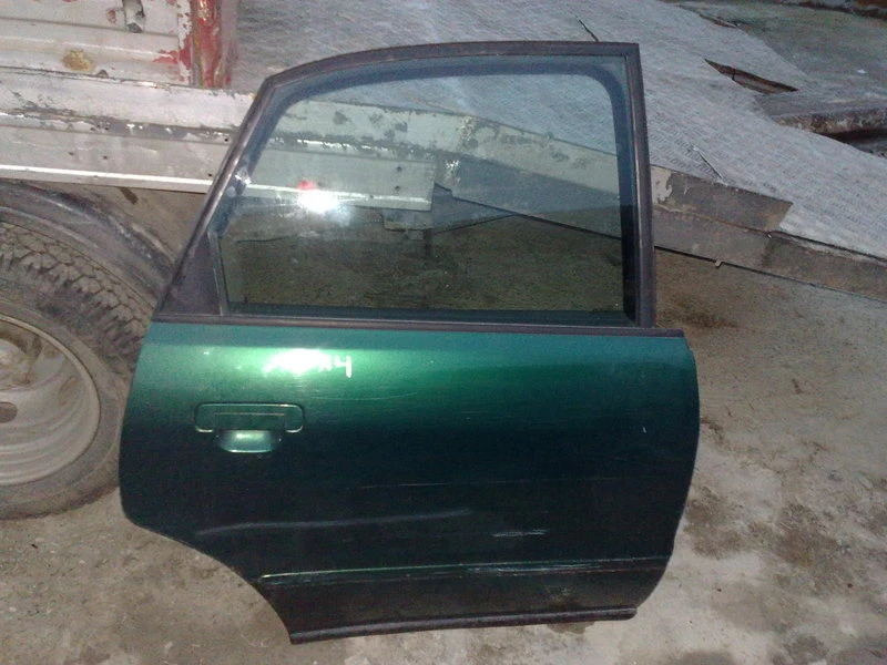 Задна дясна врата за Ауди А4 99г. седан  