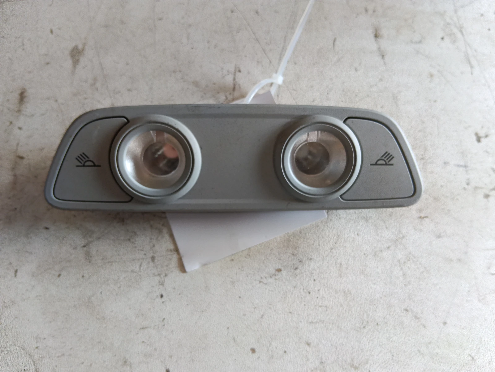 заден плафон 4M0947111 8W0947111 Audi A4