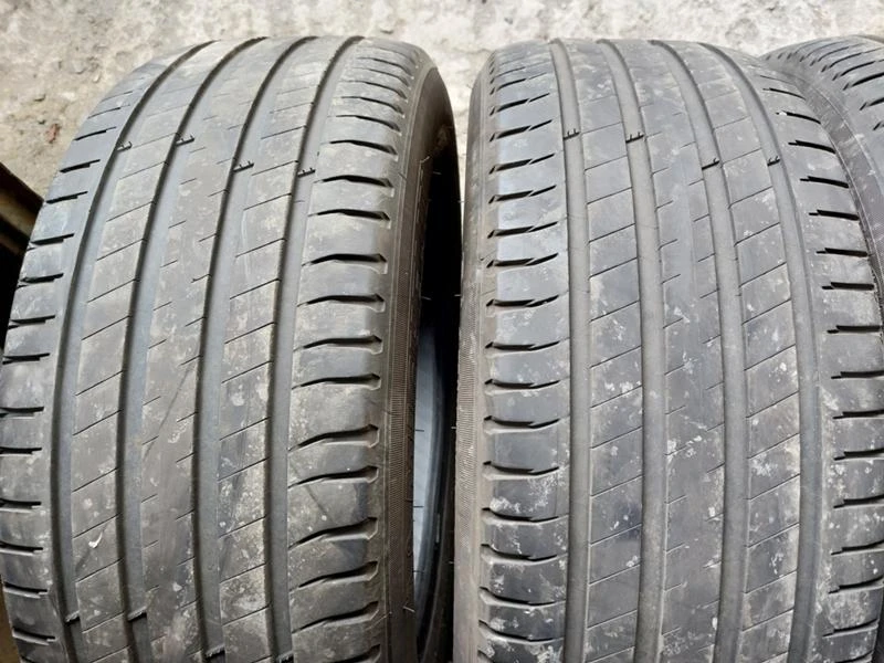 Гуми Летни 235/55R19, снимка 2 - Гуми и джанти - 36800494