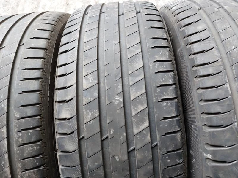 Гуми Летни 235/55R19, снимка 4 - Гуми и джанти - 36800494